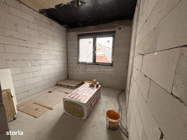 Casă cu 5 camere cu Teren 255 Mp în Cantemir