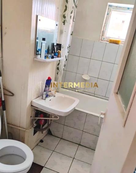 Apartament cu 2 camere decomandat, mobilat în Cetate