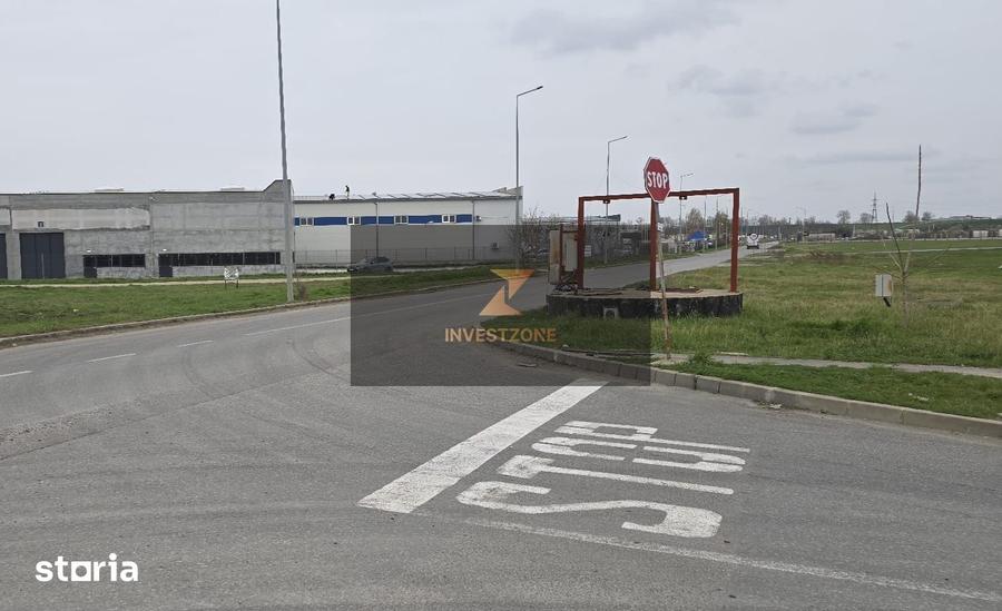 Teren de 8000 mp, în Vest