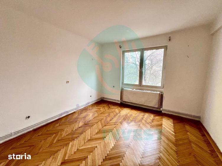 Apartament cu 4 camere în Unirii