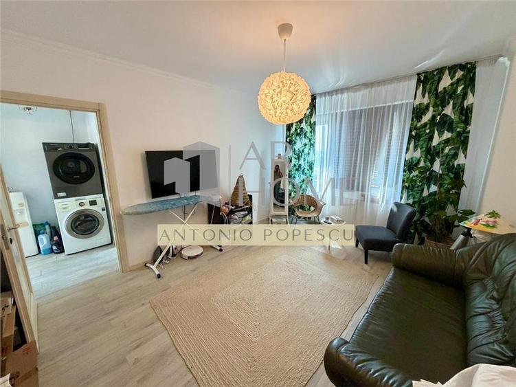 Apartament cu 3 camere decomandat, mobilat în Ultracentral