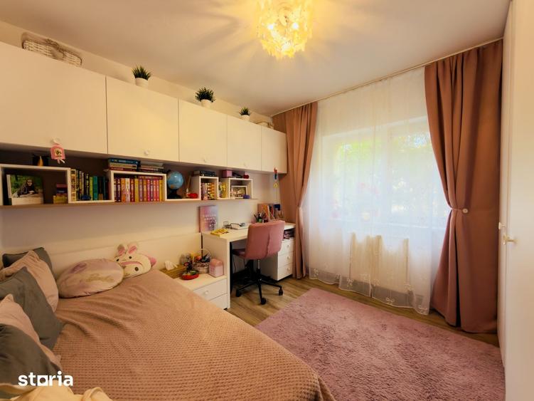 Apartament cu 3 camere decomandat în Est
