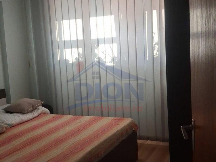 Apartament cu 3 camere decomandat în Drumul Taberei