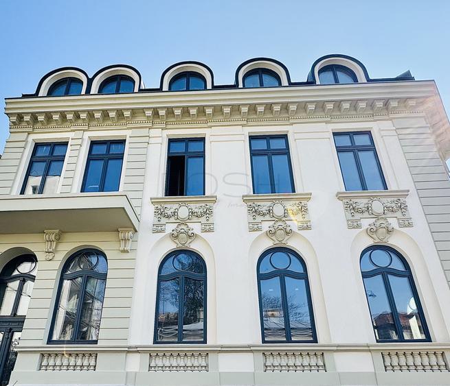 Casă individuală cu 12 camere cu Canalizare în Universitate