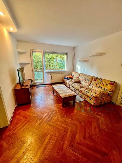 Apartament cu 3 camere semidecomandat, mobilat în Astra