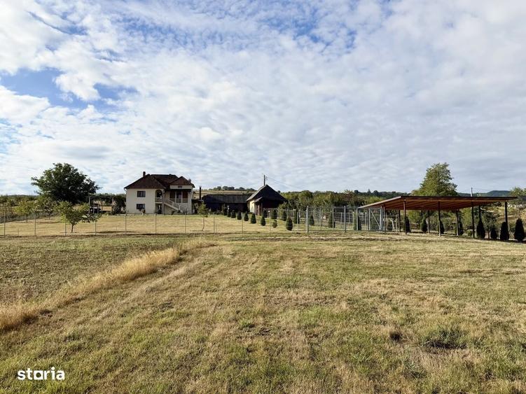 Casă cu 4 camere în Tusa
