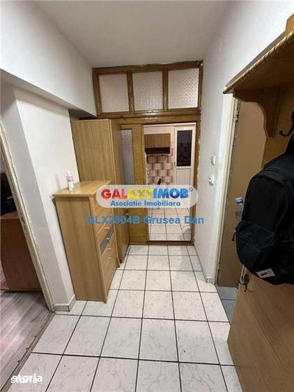 Garsonieră decomandată, mobilată în P-ța Muncii