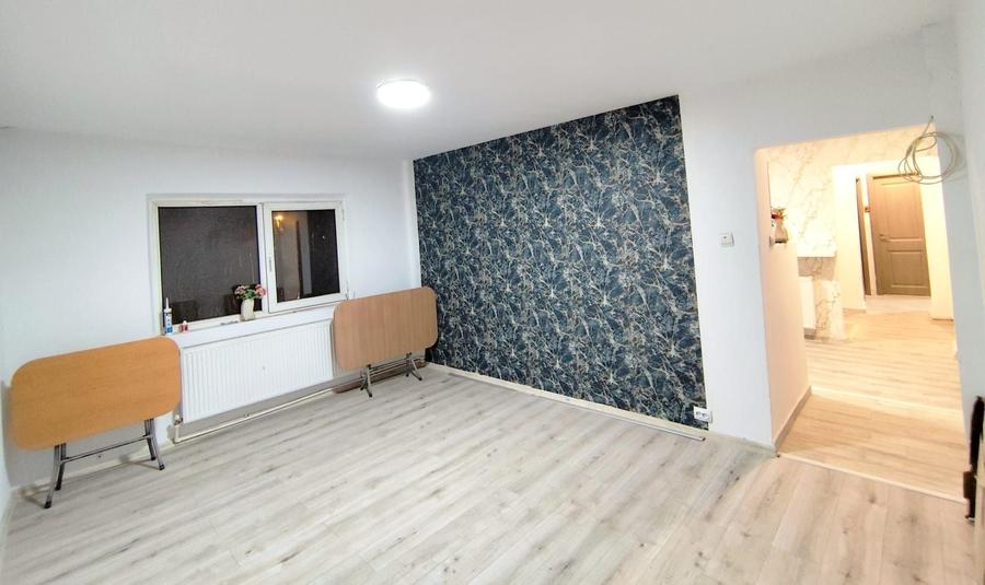Apartament cu 3 camere decomandat, mobilat în CET