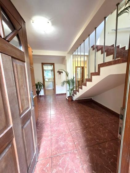 Casă individuală cu 6 camere cu Piscina în Bragadiru