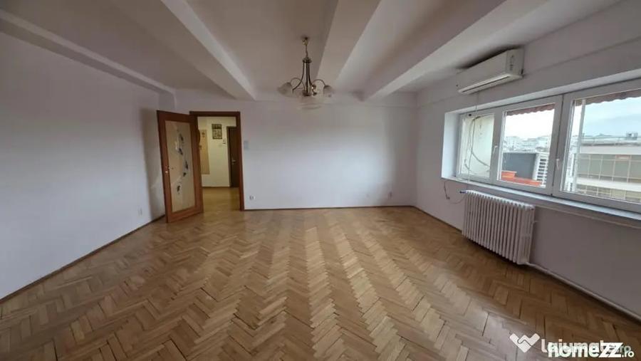 Apartament cu 4 camere decomandat în Matei Voievod