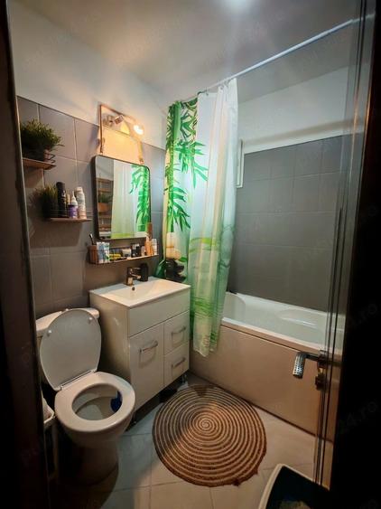 Apartament cu 2 camere decomandat în Nicolina