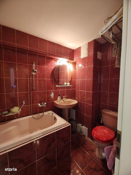 Apartament cu 4 camere decomandat în Decebal