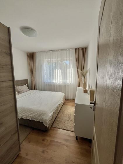 Apartament cu 3 camere semidecomandat în Central