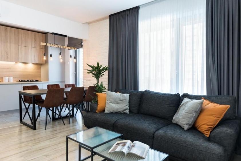 Apartament cu 3 camere semidecomandat, mobilat în Pantelimon