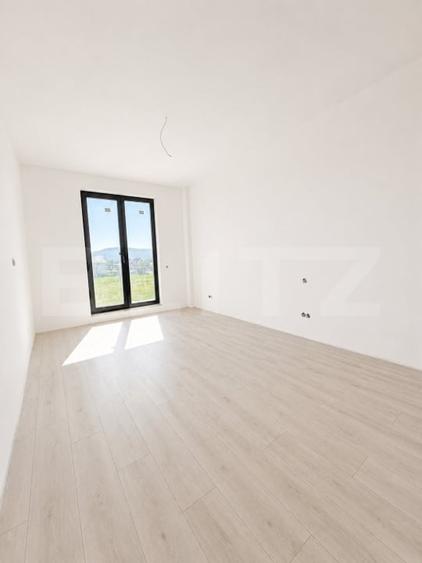 Apartament cu 3 camere decomandat în Independenței