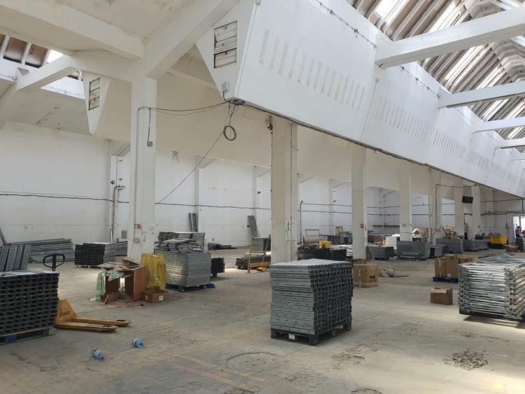 Spațiu industrial, de 1,800 mp, în CET