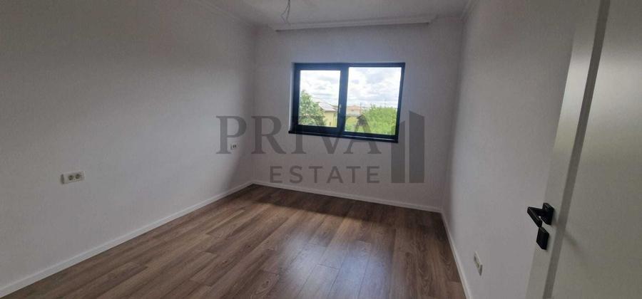 Duplex cu 4 camere cu Canalizare în Dumbrăvița