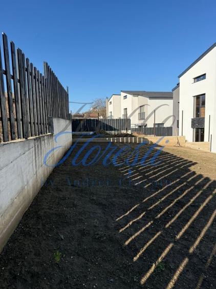 Duplex cu 4 camere cu Canalizare în Dezmir