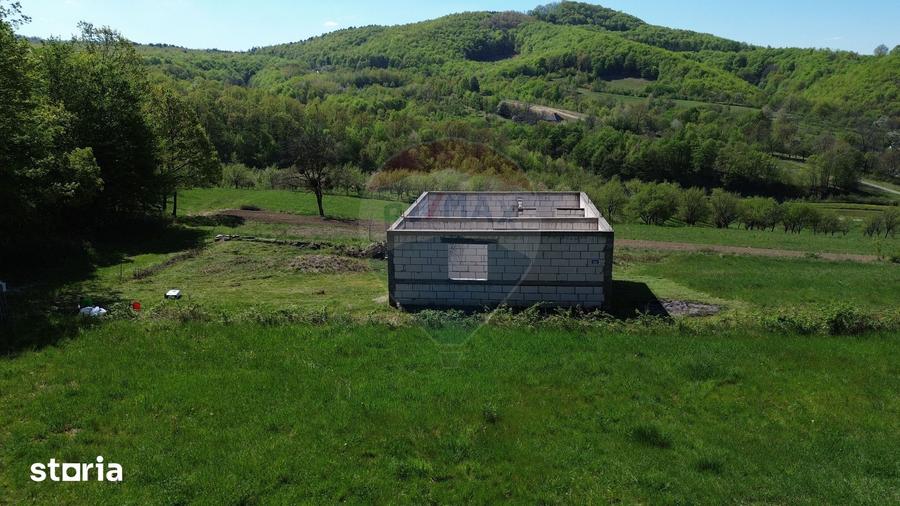 Casă cu 3 camere cu Teren 1200 Mp în Coaș