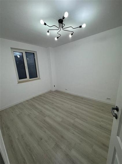 Casă cu 4 camere cu Canalizare în Ferme