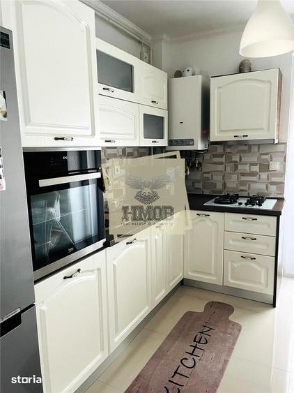 Apartament cu 3 camere decomandat în Turnișor