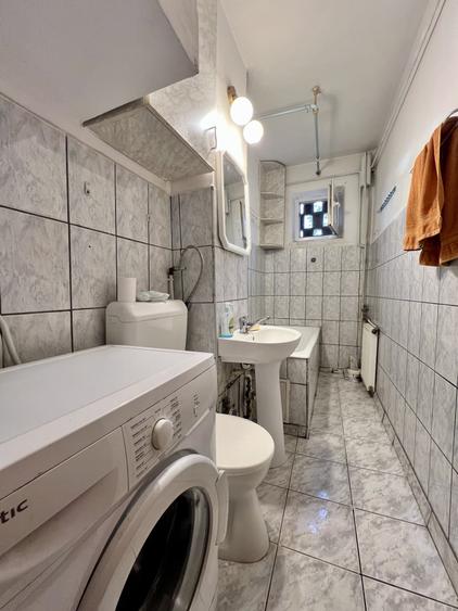 Apartament cu 2 camere nedecomandat în P-ța Doina