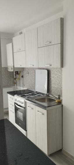Apartament cu 3 camere decomandat în Exterior Vest