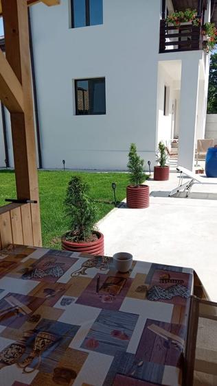 Casă individuală cu 5 camere cu Canalizare în Brănești