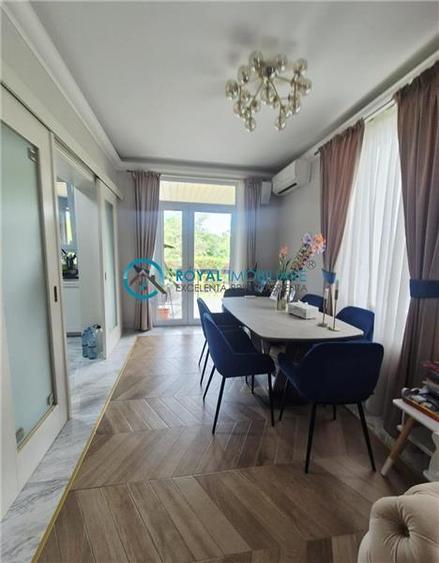 Duplex cu 5 camere cu Piscina în Păulești