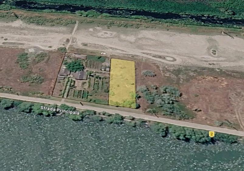 Teren Construcții intravilan de 600 mp, în Crișan