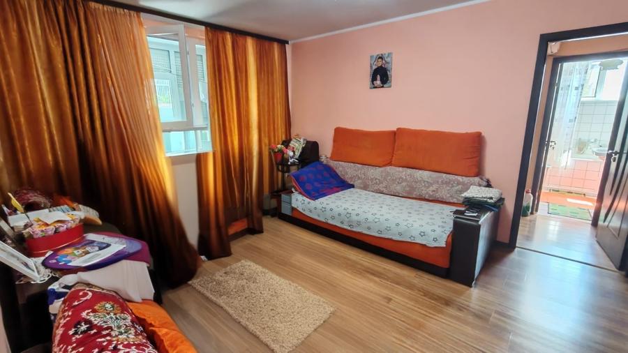 Apartament cu 2 camere semidecomandat în Micro 19