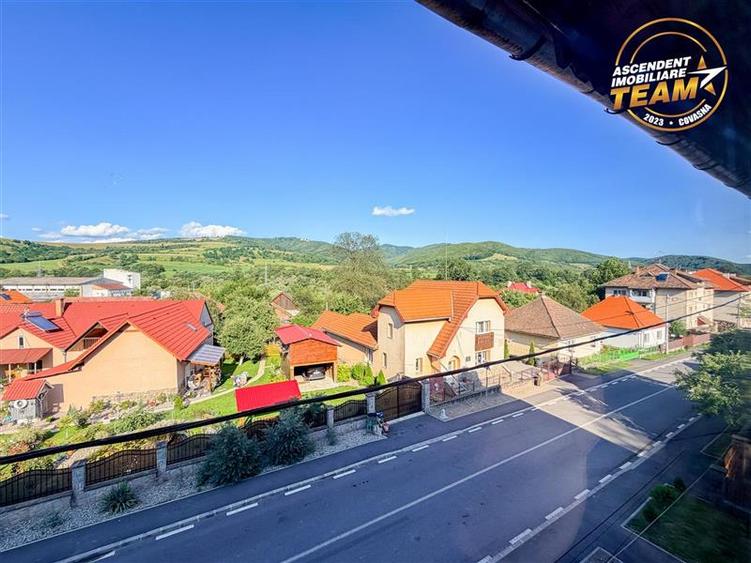 Apartament cu 3 camere decomandat în Malnaș-Băi