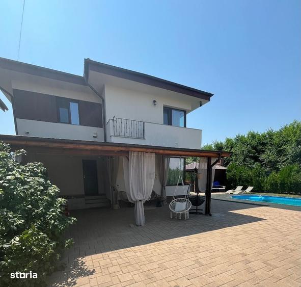 Casă cu 4 camere în Odăile
