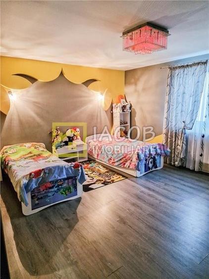 Casă individuală cu 3 camere cu Teren 300 Mp în 9 Mai
