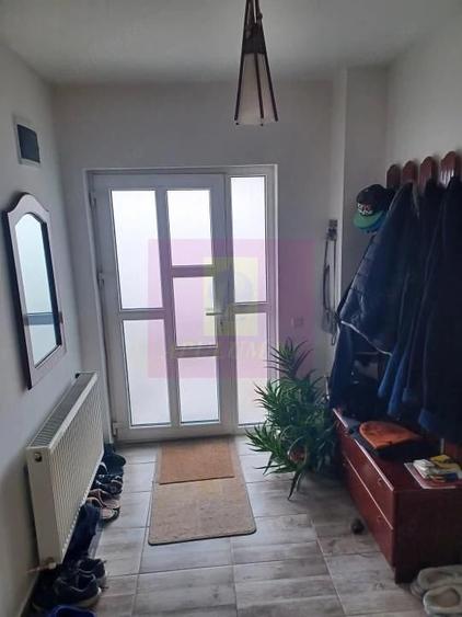 Casă cu 4 camere cu Teren 380 Mp în Joița
