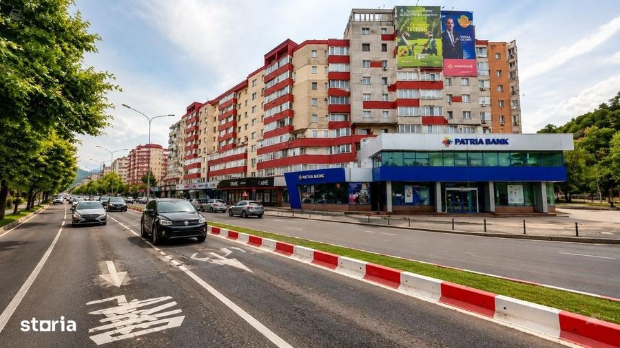 Spațiu comercial, de 806 mp, în Calea București