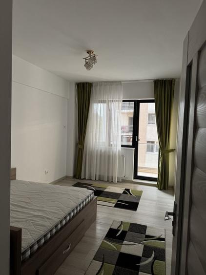 Apartament cu 3 camere decomandat în Craiovei