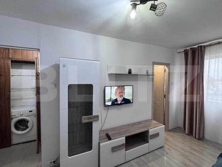 Garsonieră decomandată, mobilată în Sud