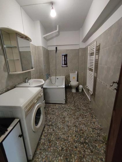 Garsonieră decomandată în Barați
