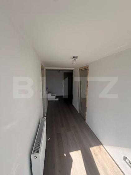Casă individuală cu 5 camere cu Teren 3600 Mp în Periferie