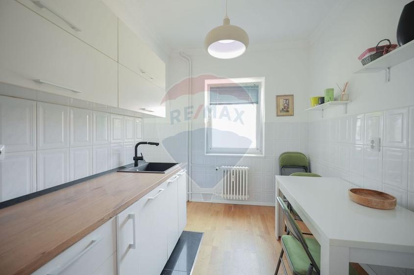 Apartament cu 2 camere semidecomandat, mobilat în Ultracentral