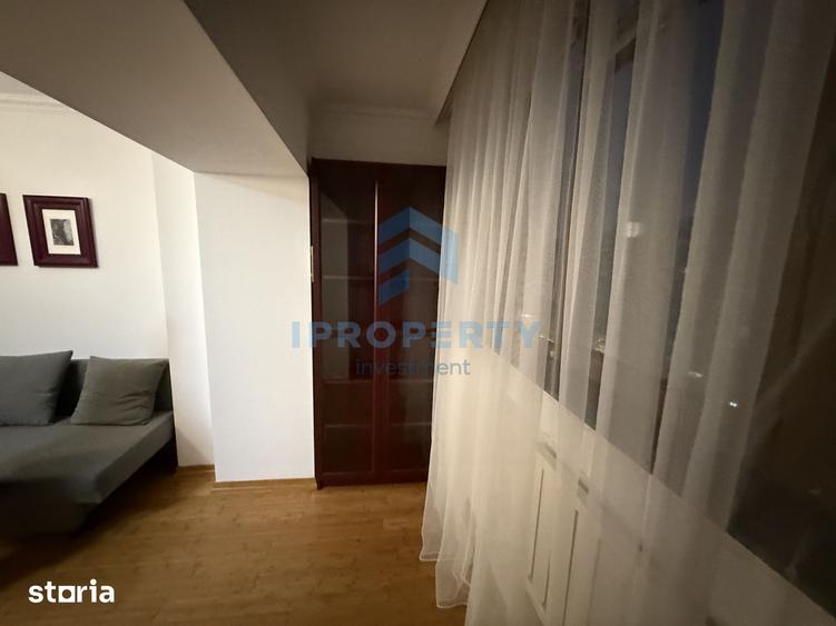 Apartament cu 3 camere semidecomandat, mobilat în Decebal