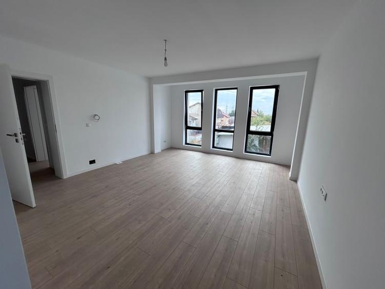 Apartament cu 3 camere decomandat în Albert