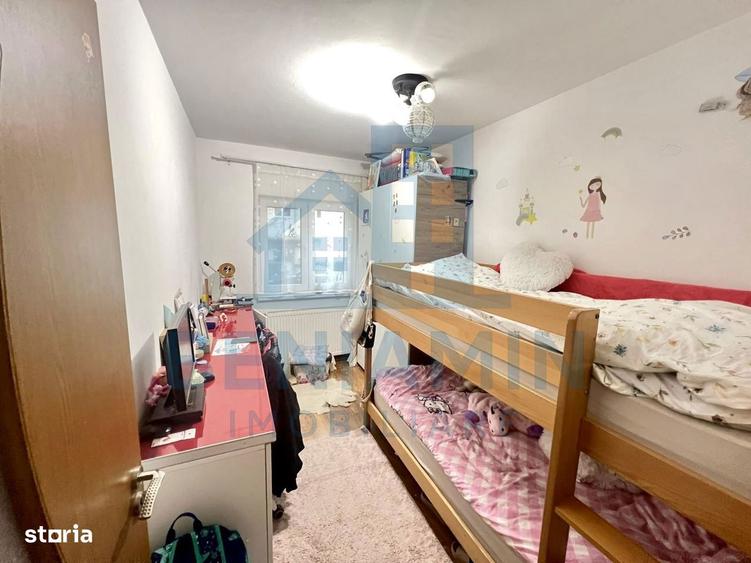 Apartament cu 3 camere decomandat în Scriitorilor