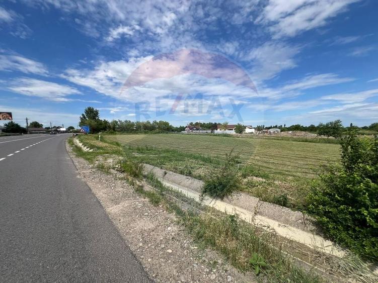 Teren Construcții intravilan de 3492 mp, în Bizighești