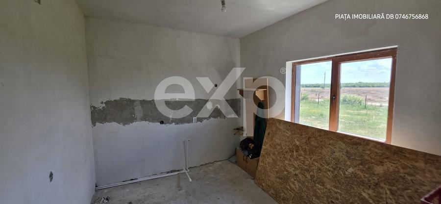 Casă individuală cu 7 camere cu Teren 2000 Mp în Colacu