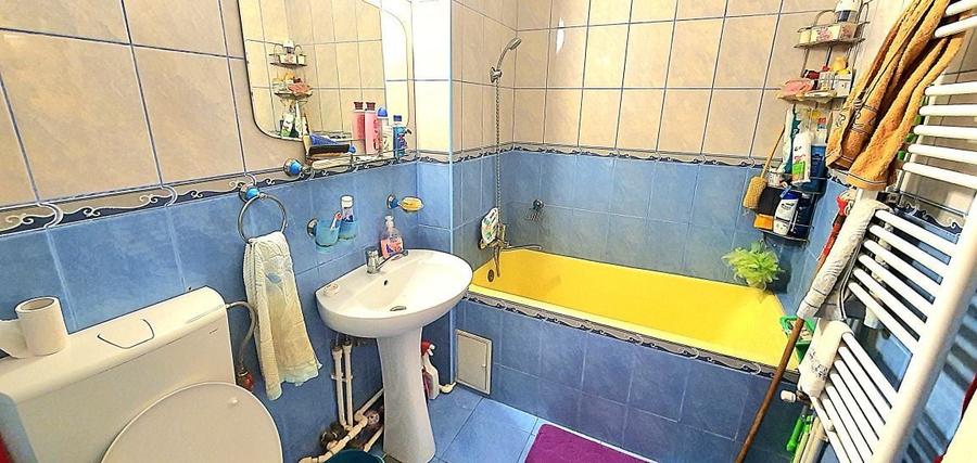Apartament cu 2 camere decomandat în Exterior Vest