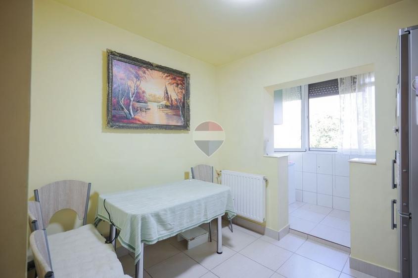 Apartament cu 3 camere decomandat în Rogerius