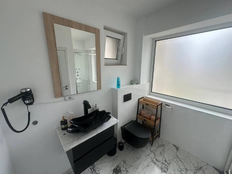 Apartament cu 2 camere semidecomandat, mobilat în Nord