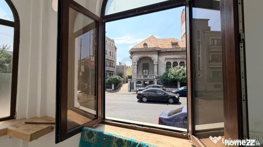 Casă cu 7 camere cu Teren 50 Mp în Unirii